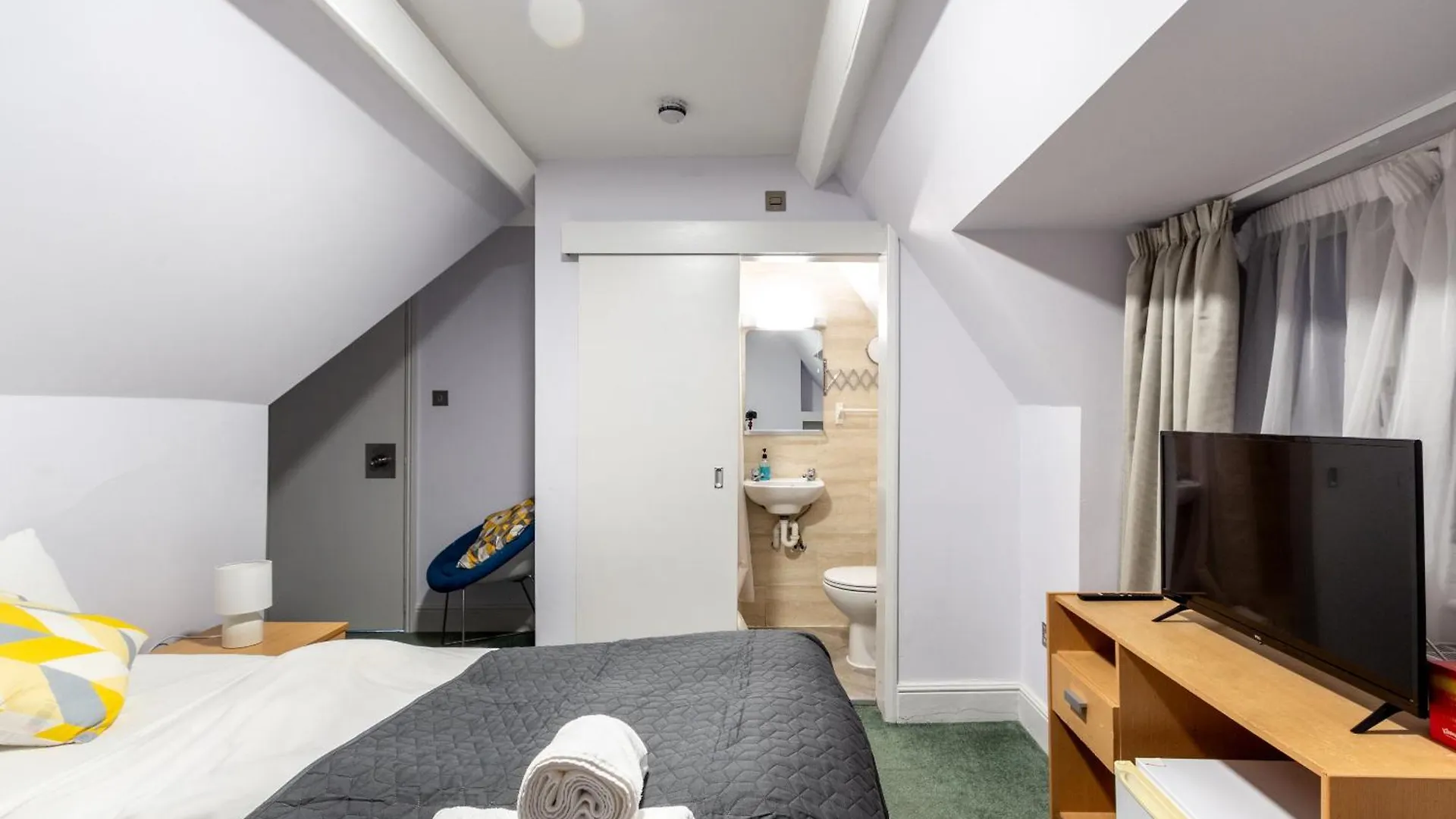 London Gatwick Inn Отель