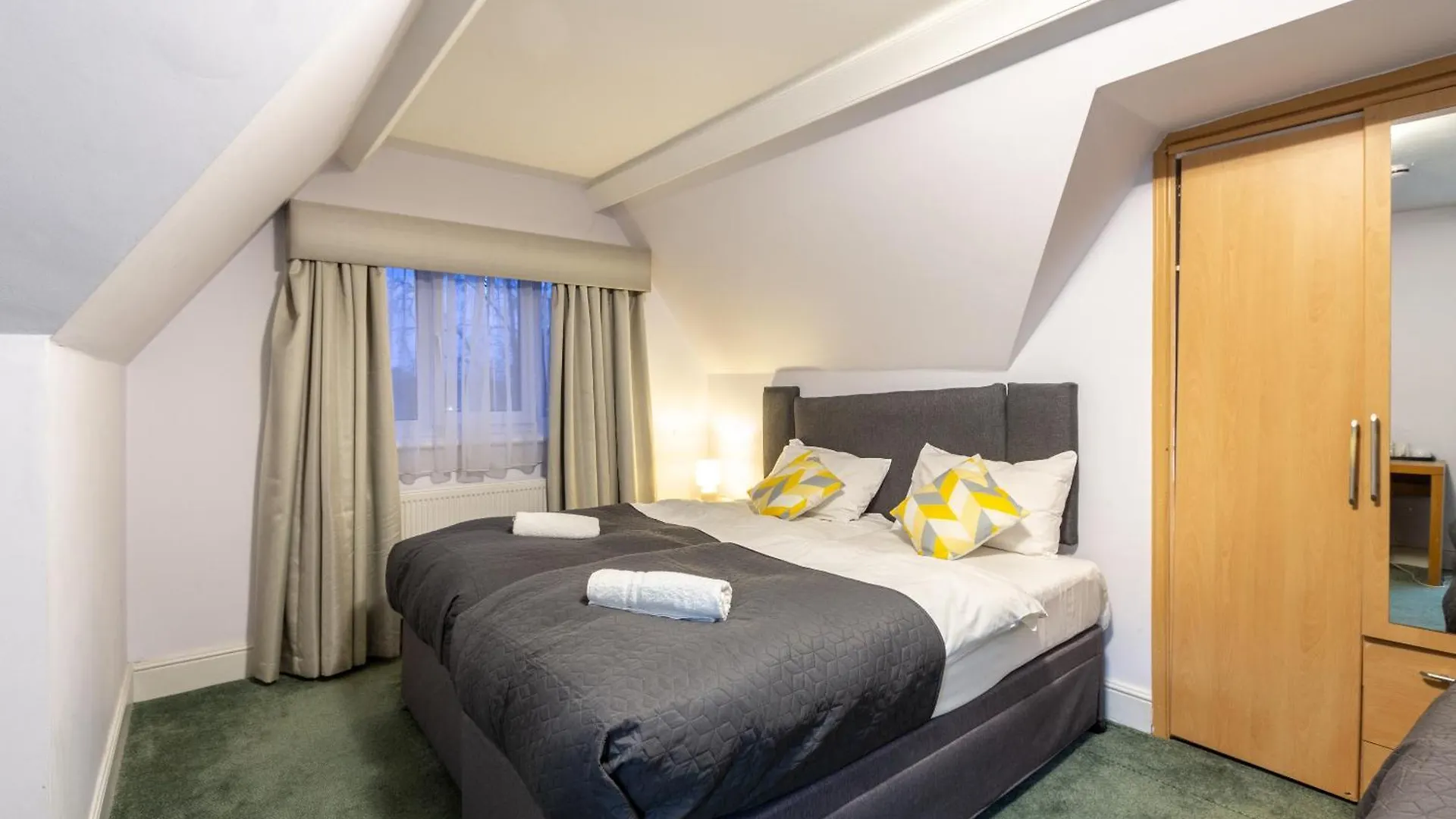 London Gatwick Inn