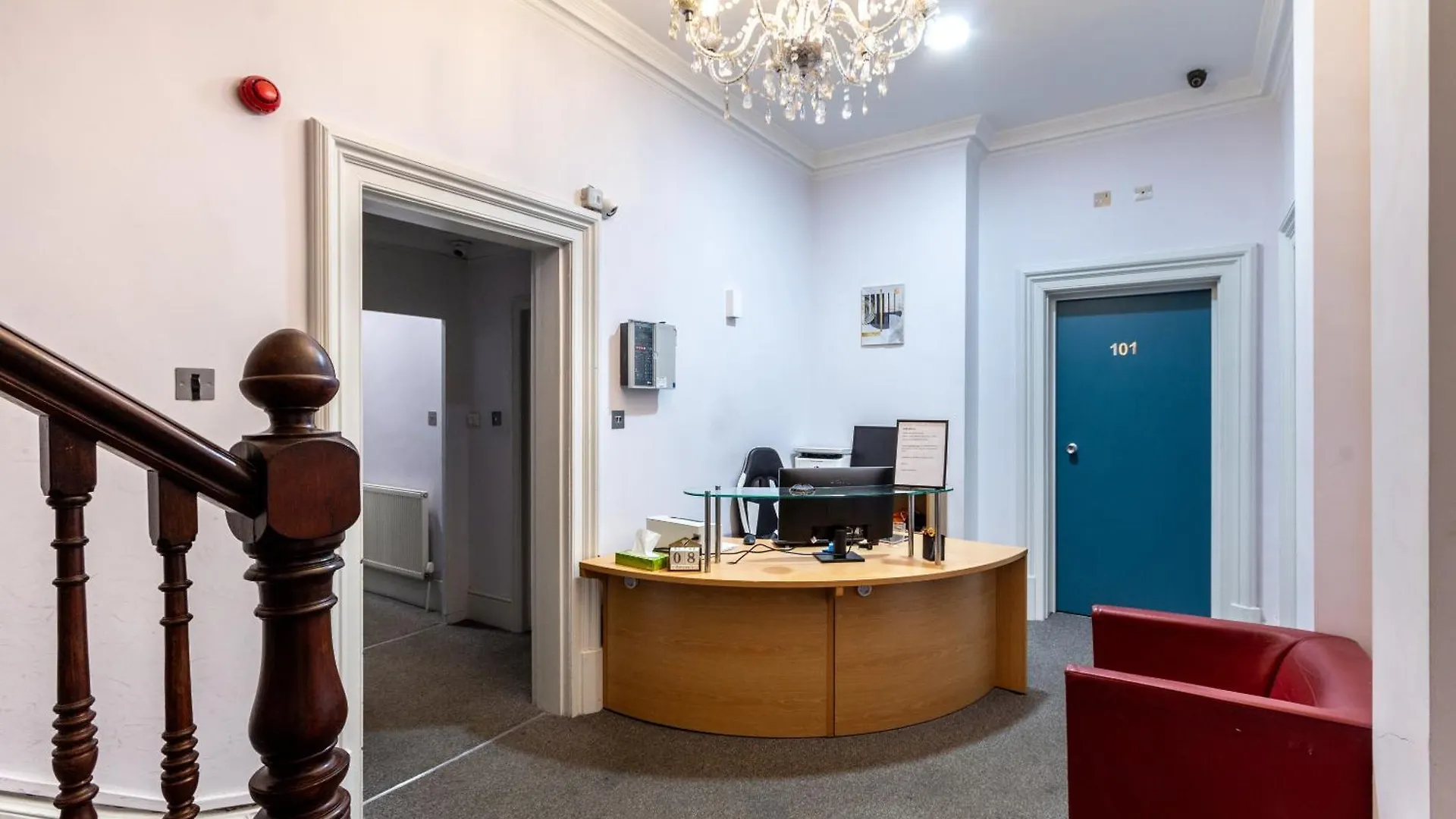 Отель London Gatwick Inn