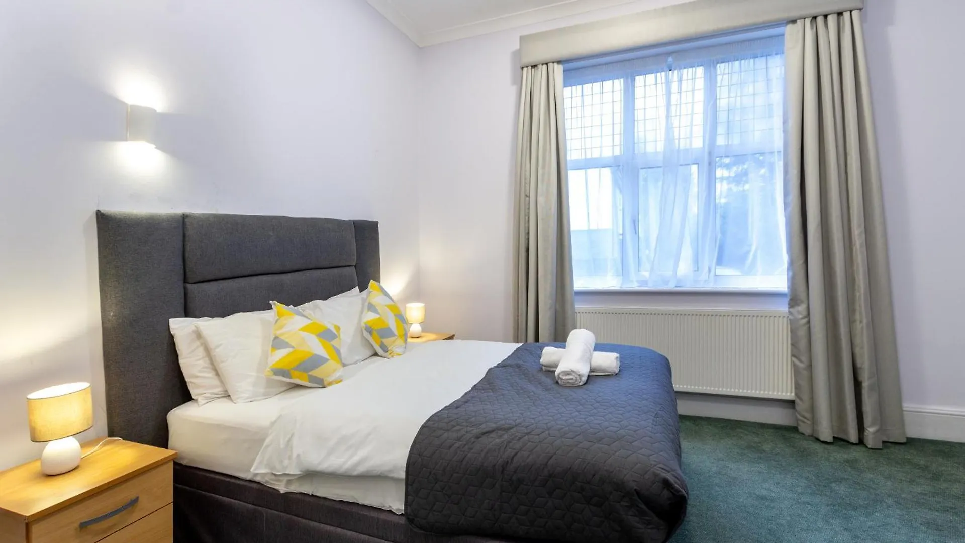Отель London Gatwick Inn